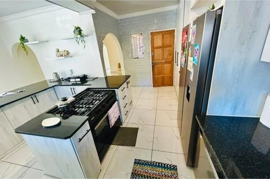6 Bedroom Property for Sale in Mayfield Park Gauteng