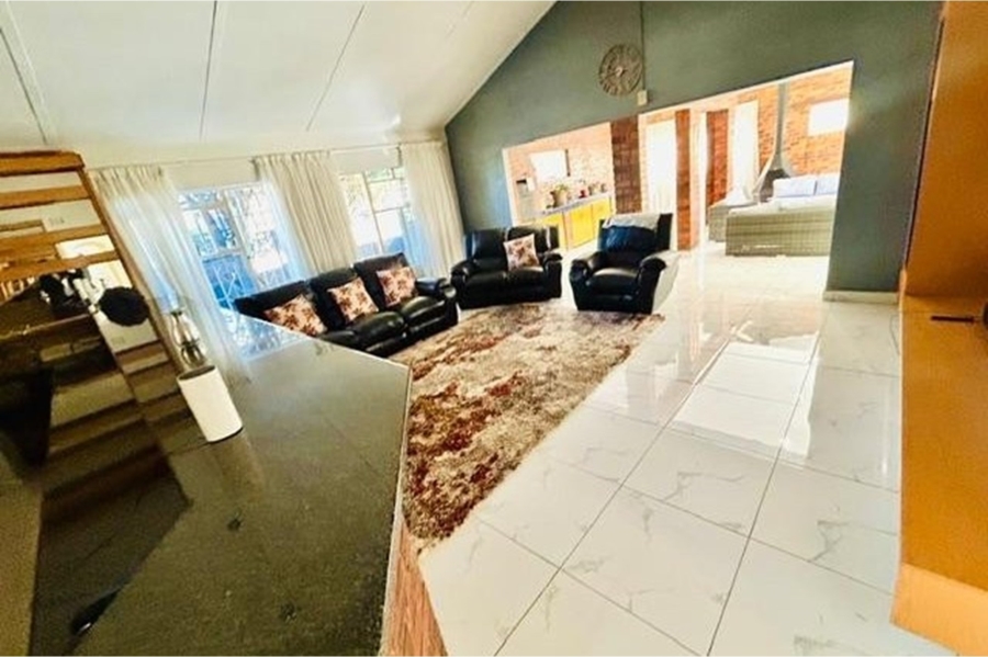 6 Bedroom Property for Sale in Mayfield Park Gauteng