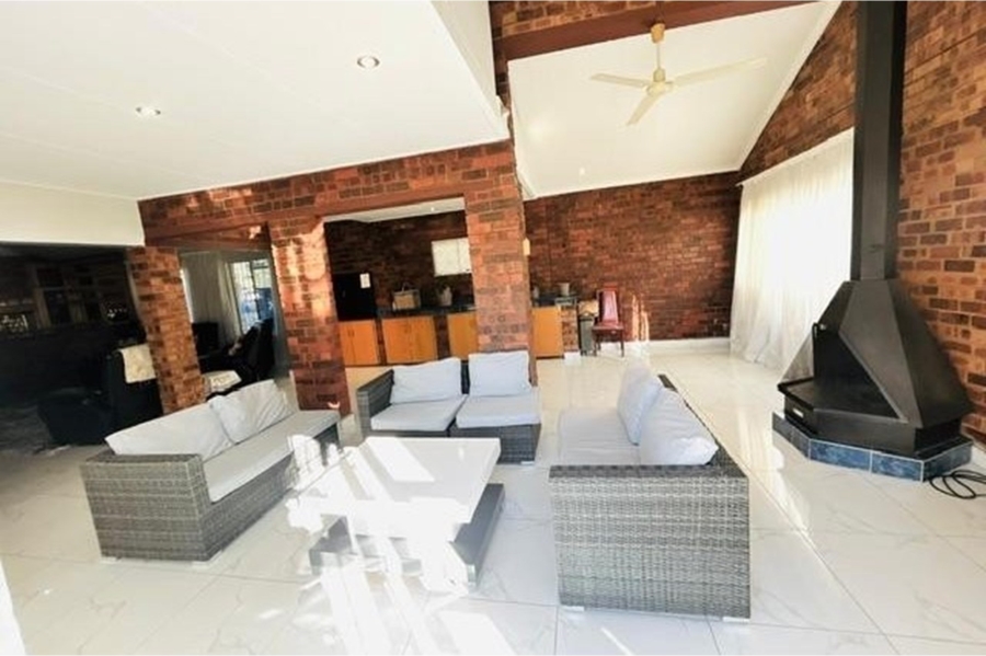 6 Bedroom Property for Sale in Mayfield Park Gauteng