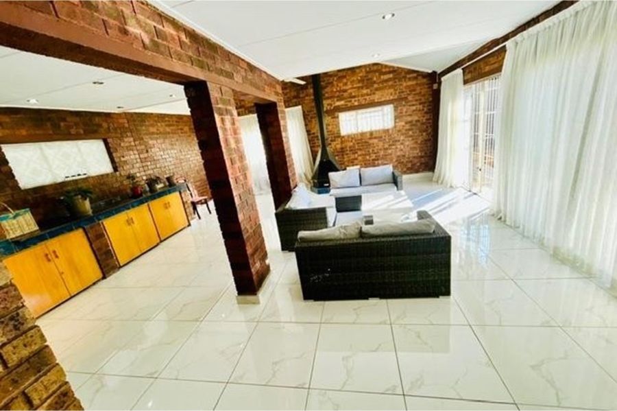 6 Bedroom Property for Sale in Mayfield Park Gauteng