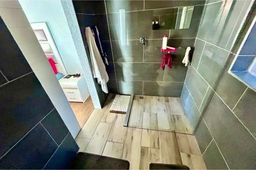 6 Bedroom Property for Sale in Mayfield Park Gauteng