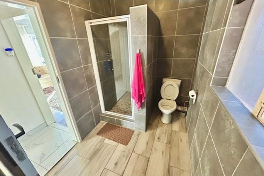 6 Bedroom Property for Sale in Mayfield Park Gauteng