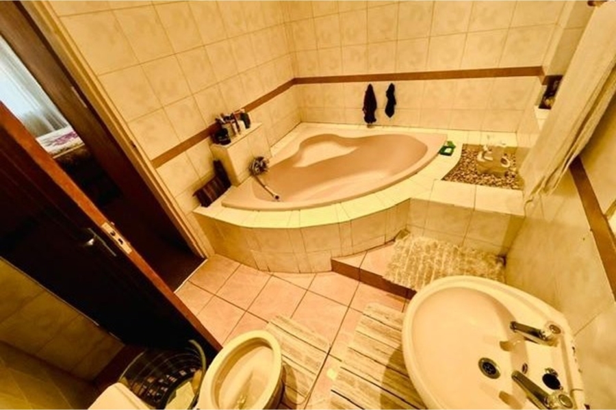 6 Bedroom Property for Sale in Mayfield Park Gauteng