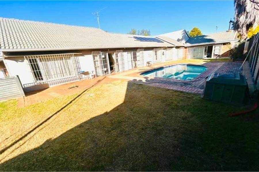 6 Bedroom Property for Sale in Mayfield Park Gauteng