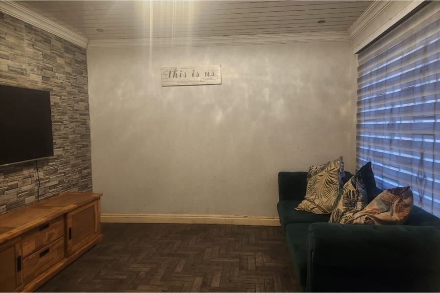 3 Bedroom Property for Sale in Meredale Gauteng