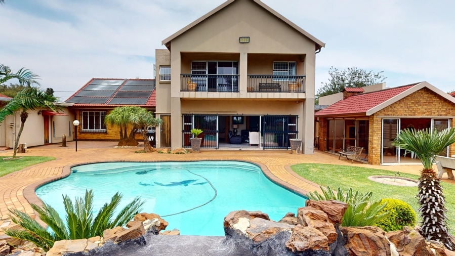 4 Bedroom Property for Sale in Dawnview Gauteng