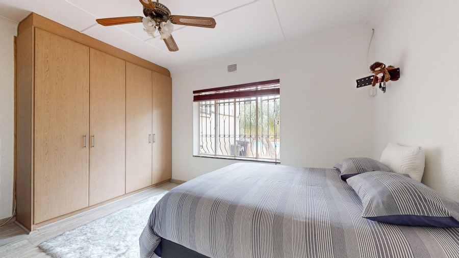 4 Bedroom Property for Sale in Dawnview Gauteng