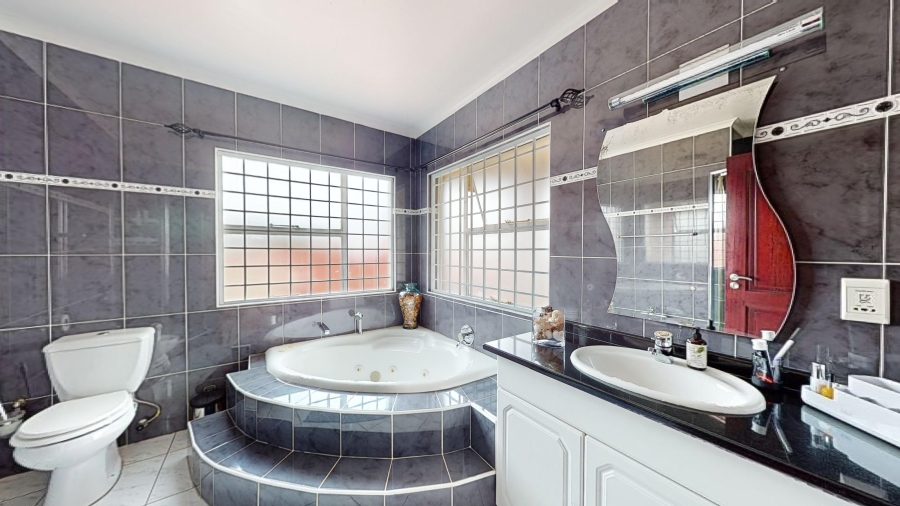 4 Bedroom Property for Sale in Dawnview Gauteng