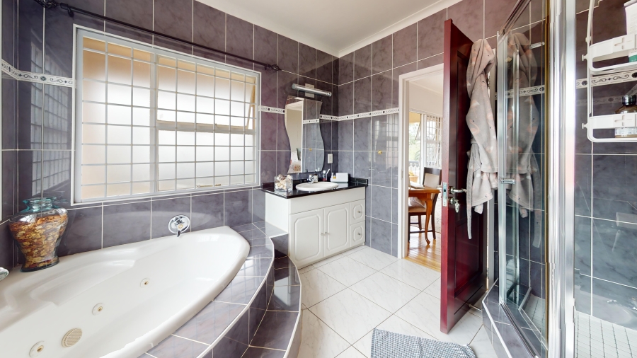 4 Bedroom Property for Sale in Dawnview Gauteng