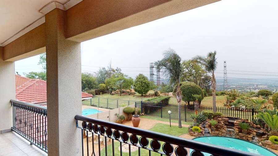 4 Bedroom Property for Sale in Dawnview Gauteng