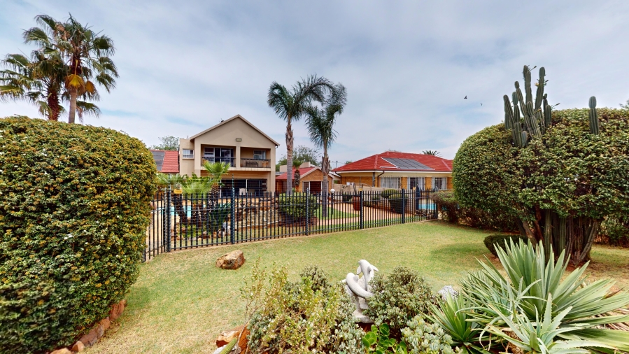 4 Bedroom Property for Sale in Dawnview Gauteng