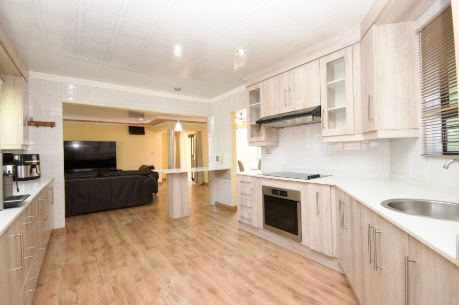 3 Bedroom Property for Sale in Rangeview Gauteng