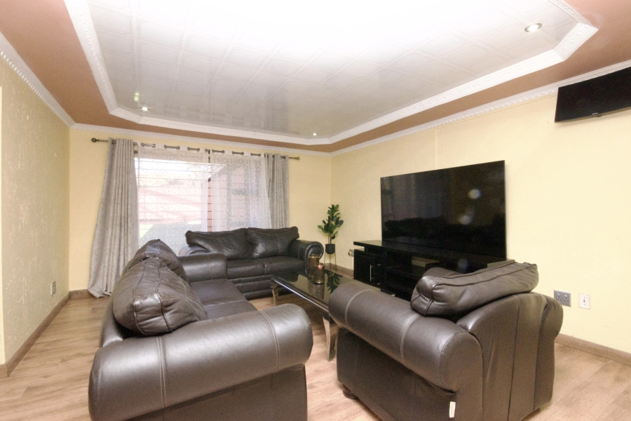 3 Bedroom Property for Sale in Rangeview Gauteng