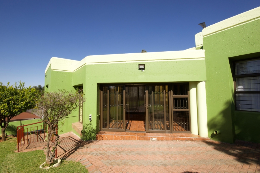 3 Bedroom Property for Sale in Rangeview Gauteng