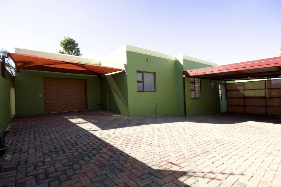 3 Bedroom Property for Sale in Rangeview Gauteng