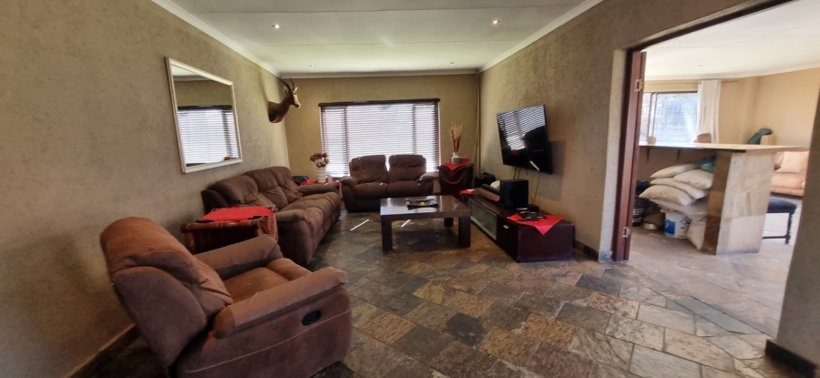 4 Bedroom Property for Sale in Brackendowns Gauteng