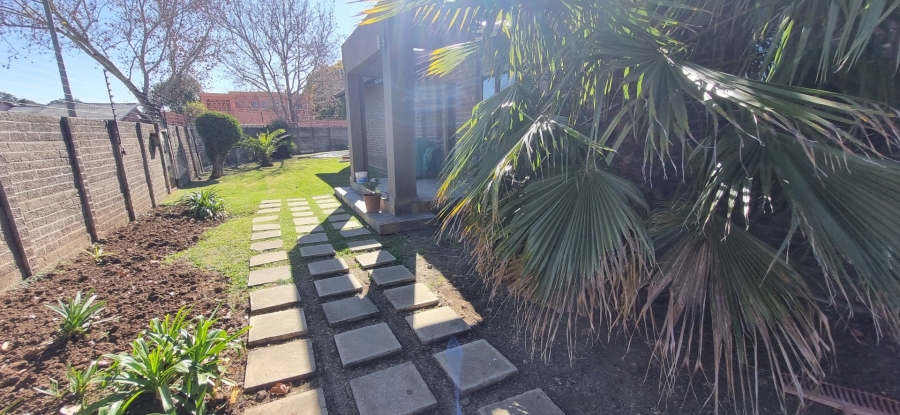 4 Bedroom Property for Sale in Brackendowns Gauteng