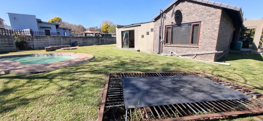 4 Bedroom Property for Sale in Brackendowns Gauteng
