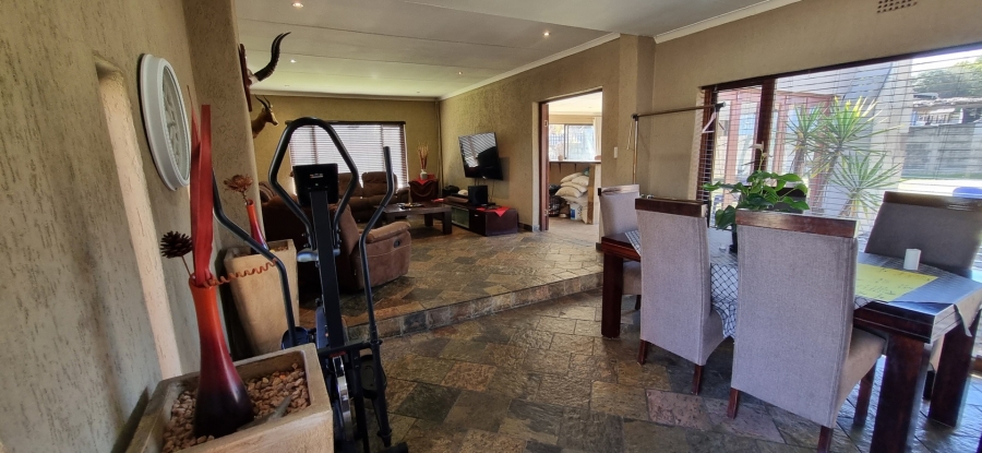 4 Bedroom Property for Sale in Brackendowns Gauteng