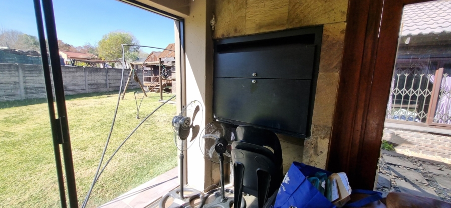 4 Bedroom Property for Sale in Brackendowns Gauteng