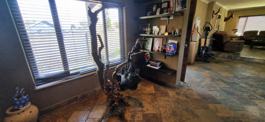 4 Bedroom Property for Sale in Brackendowns Gauteng