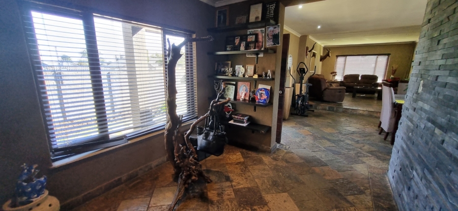 4 Bedroom Property for Sale in Brackendowns Gauteng