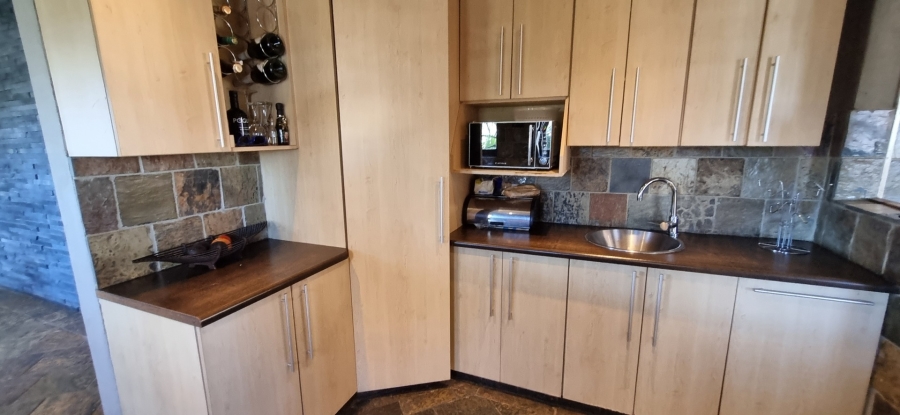 4 Bedroom Property for Sale in Brackendowns Gauteng