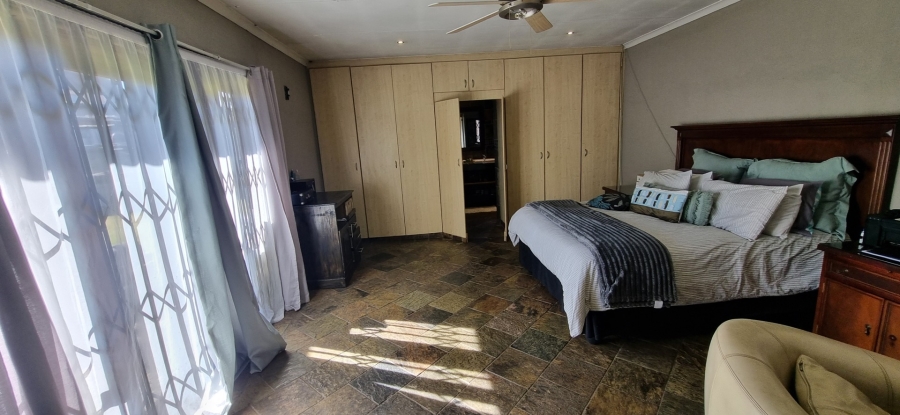 4 Bedroom Property for Sale in Brackendowns Gauteng