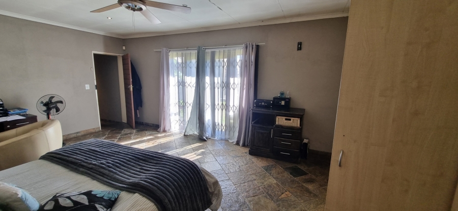 4 Bedroom Property for Sale in Brackendowns Gauteng