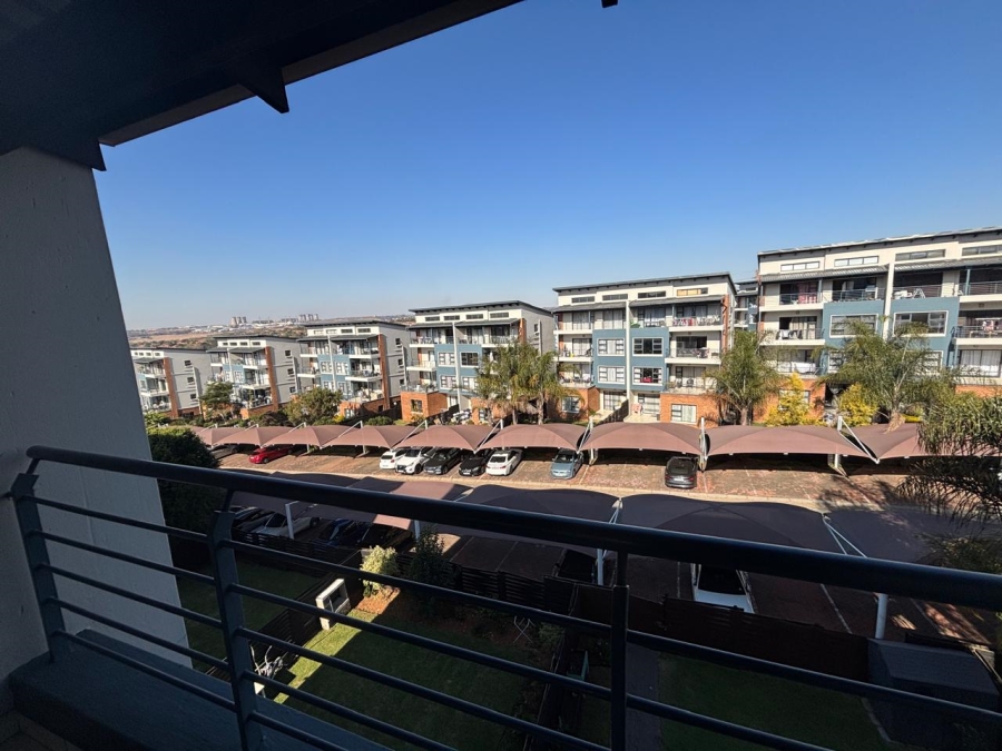 To Let 2 Bedroom Property for Rent in Greenstone Gate Gauteng