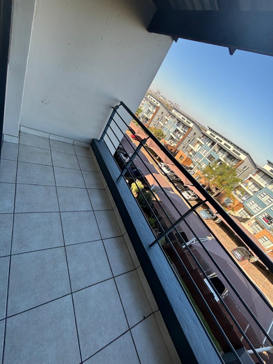 To Let 2 Bedroom Property for Rent in Greenstone Gate Gauteng
