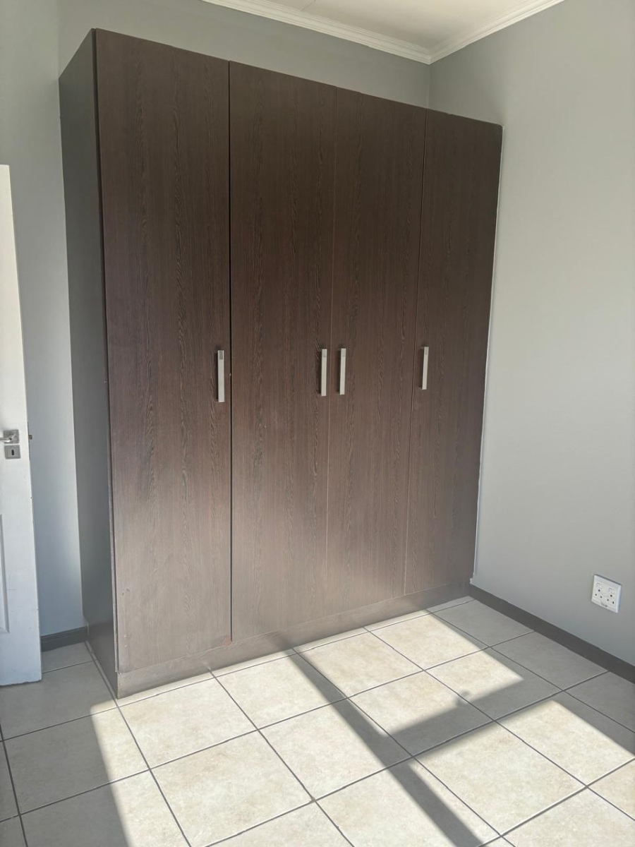 To Let 2 Bedroom Property for Rent in Greenstone Gate Gauteng