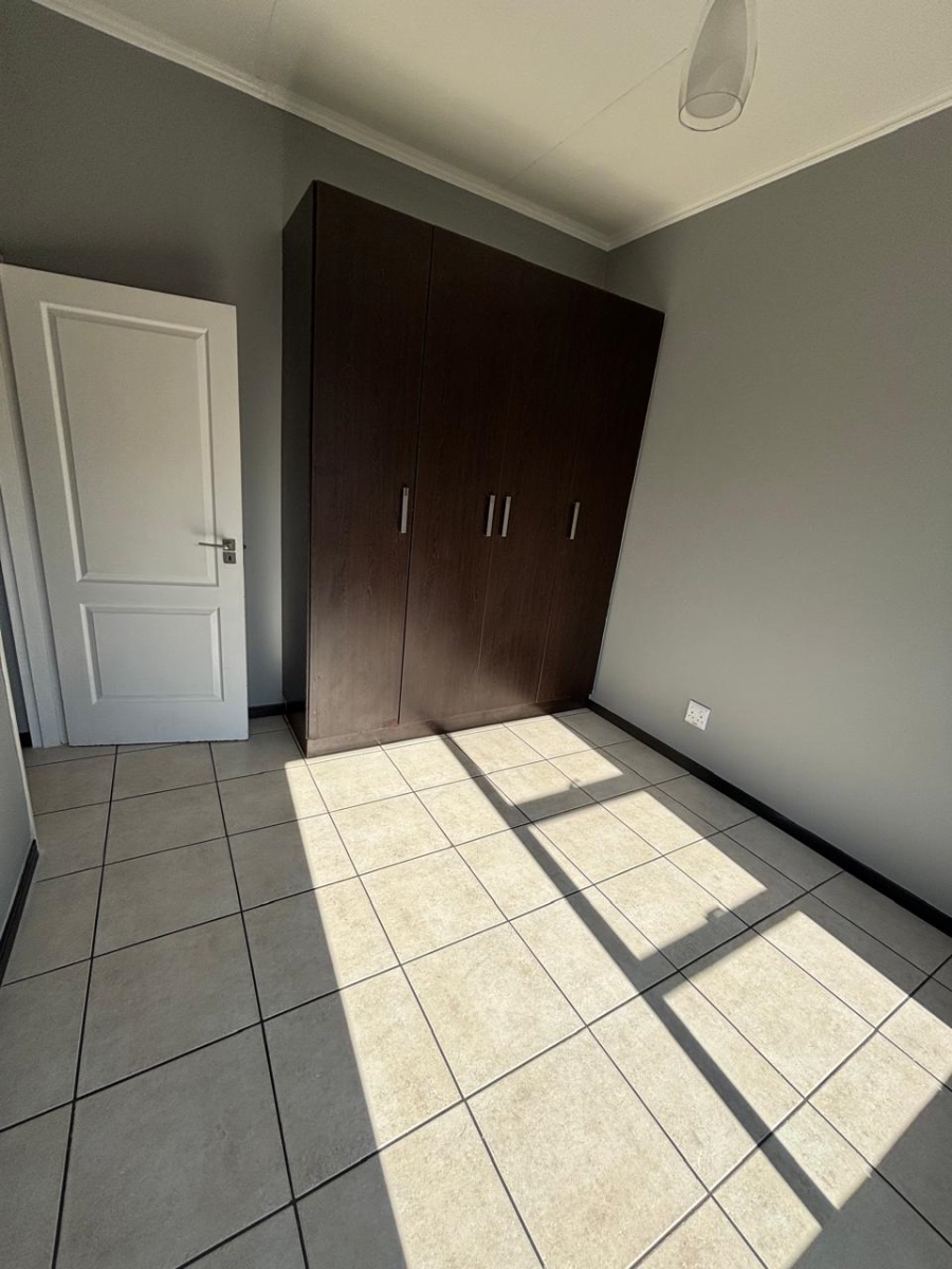 To Let 2 Bedroom Property for Rent in Greenstone Gate Gauteng