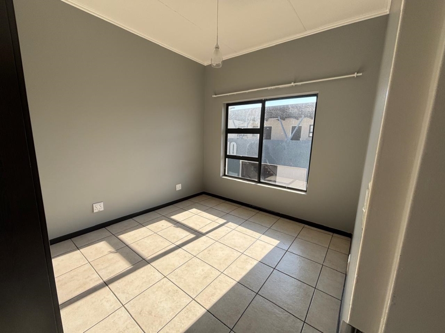To Let 2 Bedroom Property for Rent in Greenstone Gate Gauteng