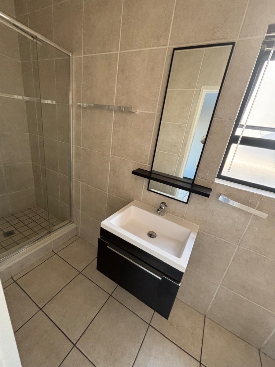 To Let 2 Bedroom Property for Rent in Greenstone Gate Gauteng