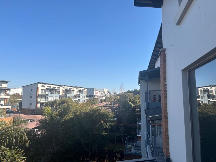 To Let 2 Bedroom Property for Rent in Greenstone Gate Gauteng
