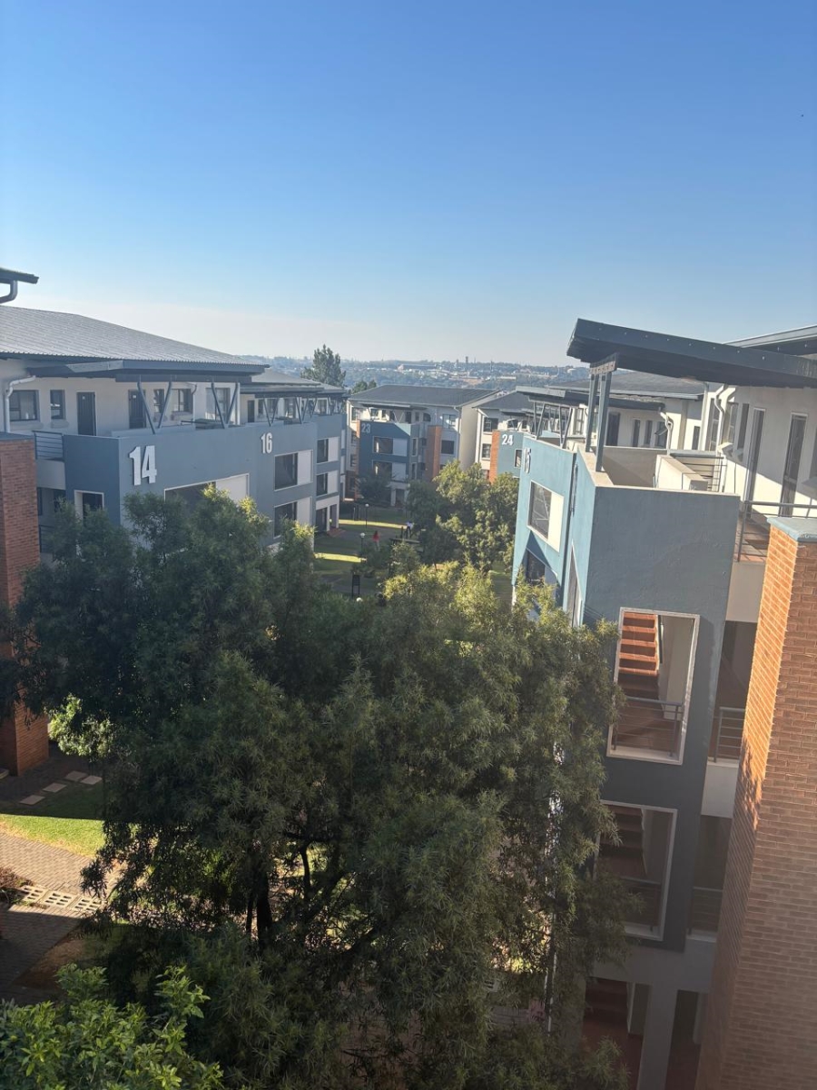 To Let 2 Bedroom Property for Rent in Greenstone Gate Gauteng