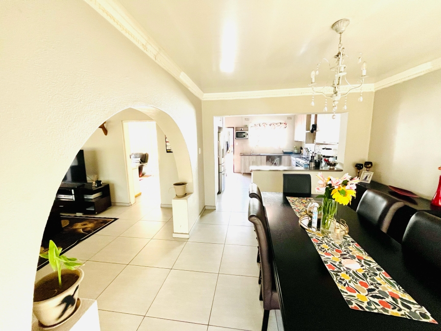 5 Bedroom Property for Sale in Brackenhurst Gauteng