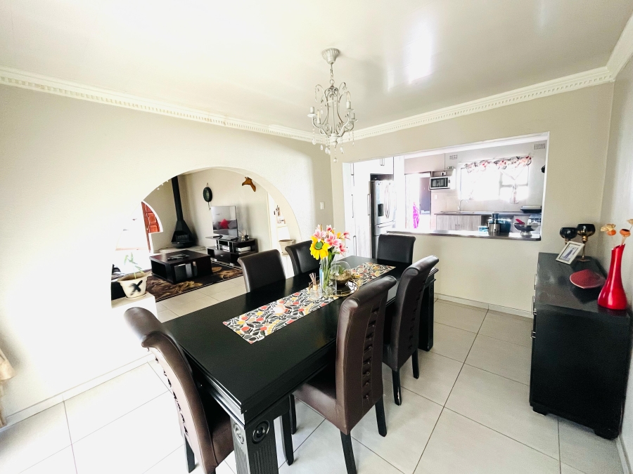 5 Bedroom Property for Sale in Brackenhurst Gauteng