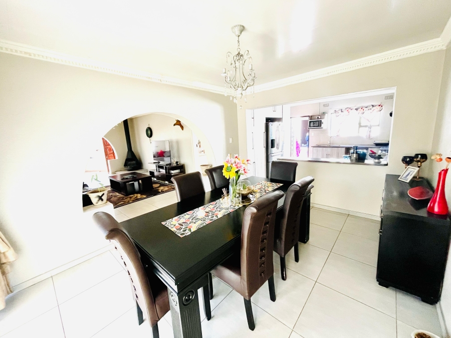 5 Bedroom Property for Sale in Brackenhurst Gauteng