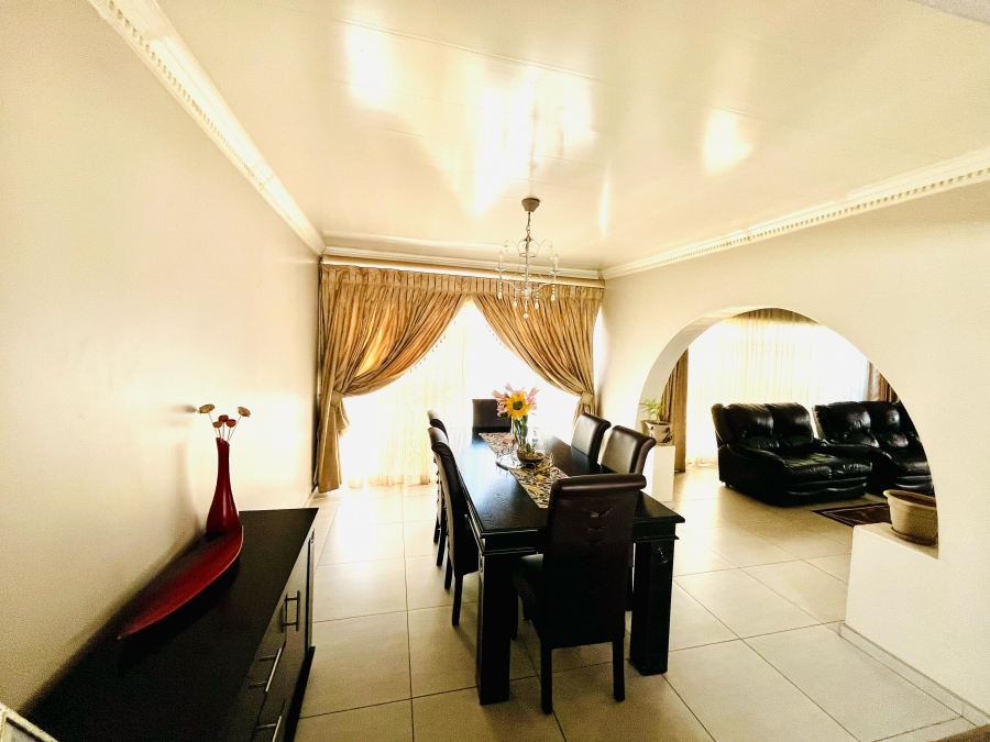 5 Bedroom Property for Sale in Brackenhurst Gauteng
