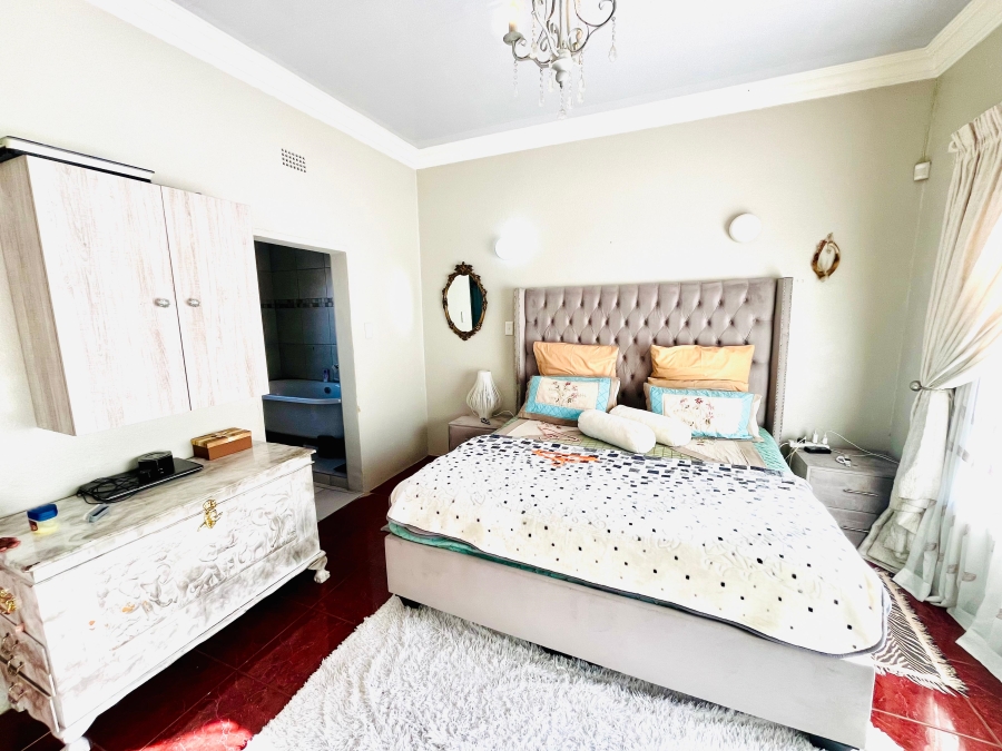 5 Bedroom Property for Sale in Brackenhurst Gauteng