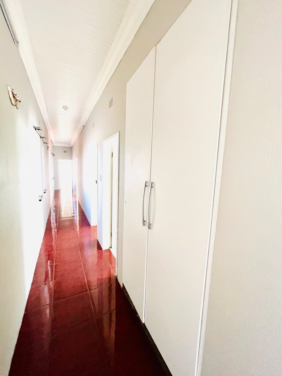 5 Bedroom Property for Sale in Brackenhurst Gauteng