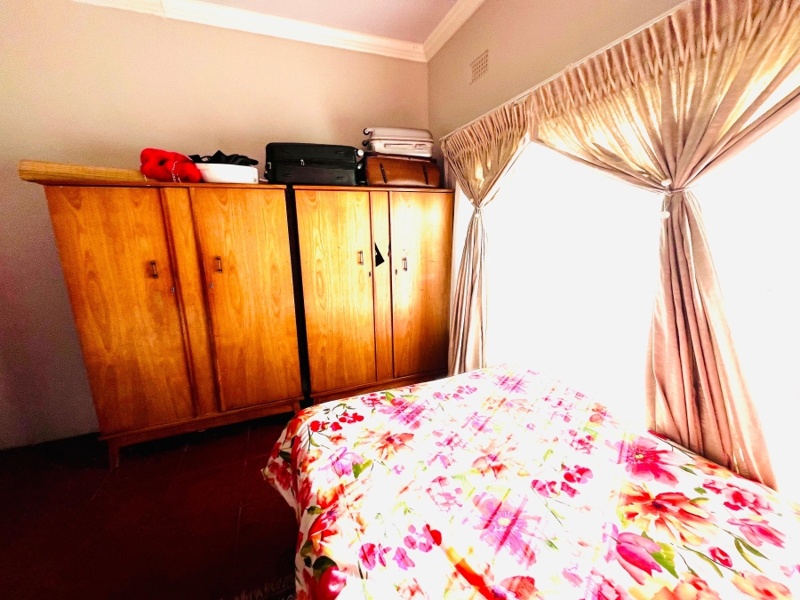 5 Bedroom Property for Sale in Brackenhurst Gauteng