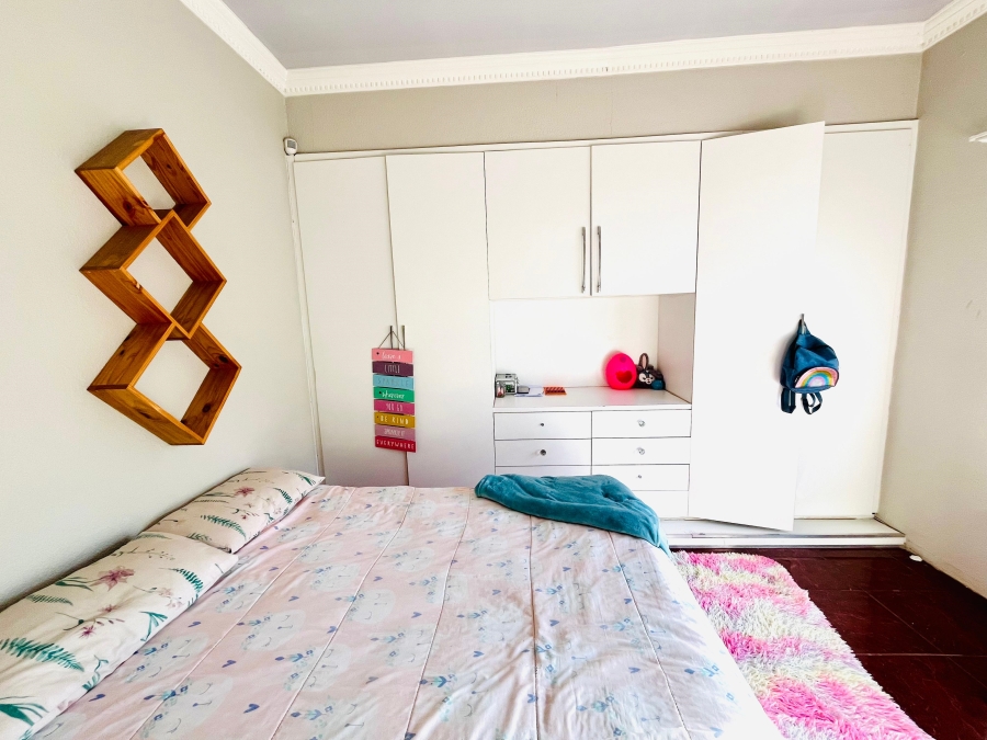 5 Bedroom Property for Sale in Brackenhurst Gauteng
