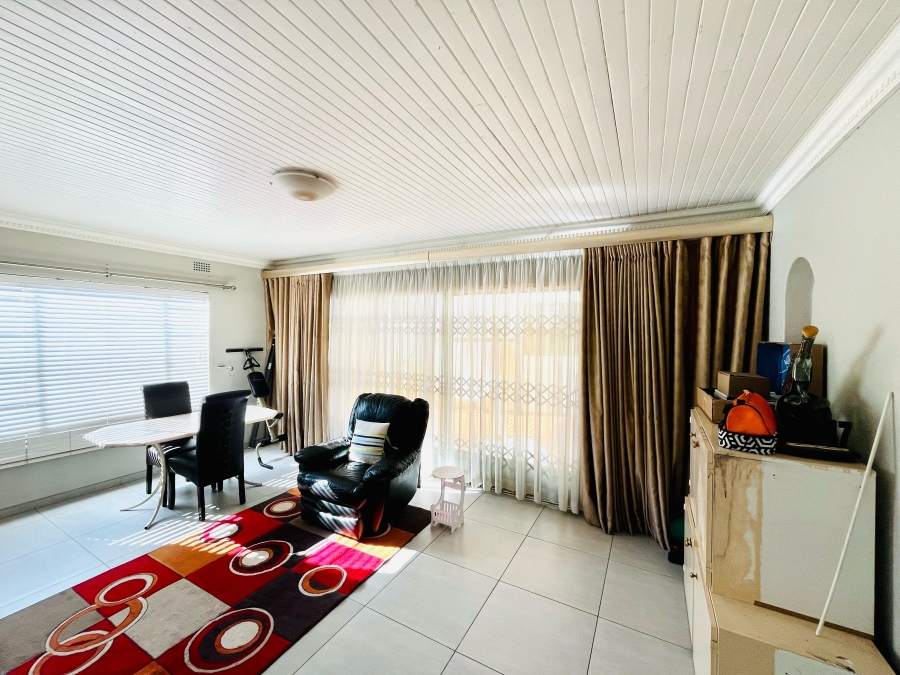 5 Bedroom Property for Sale in Brackenhurst Gauteng