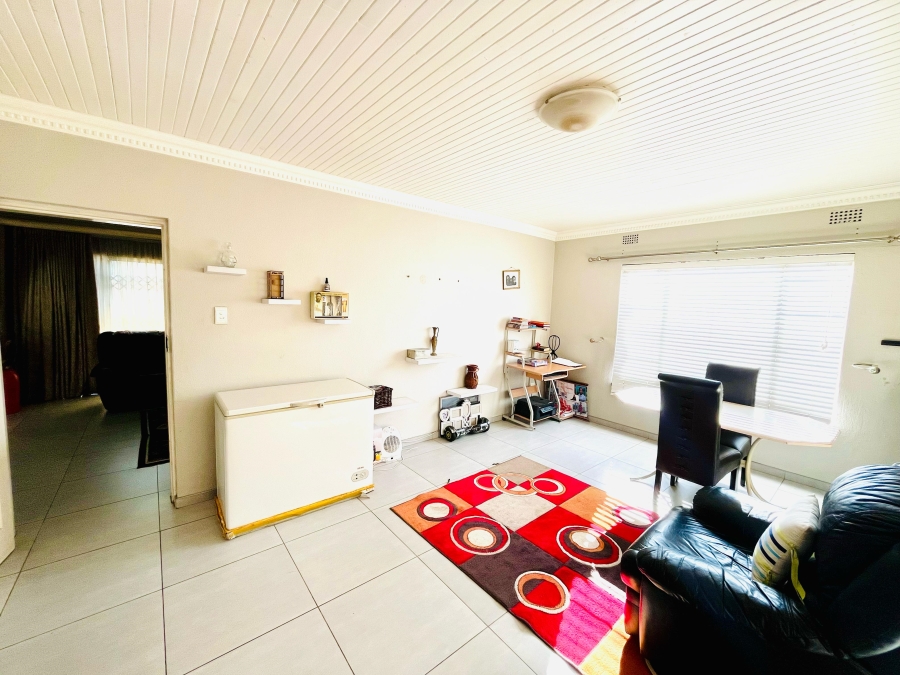 5 Bedroom Property for Sale in Brackenhurst Gauteng