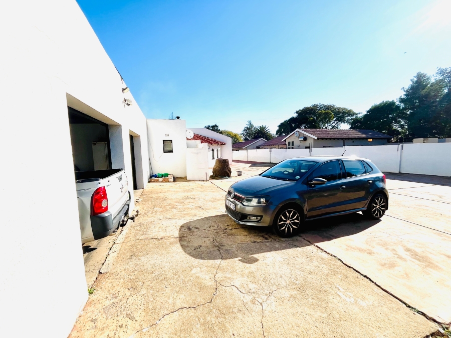 5 Bedroom Property for Sale in Brackenhurst Gauteng