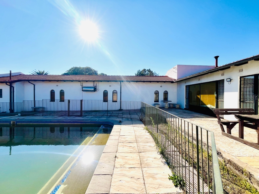 5 Bedroom Property for Sale in Brackenhurst Gauteng