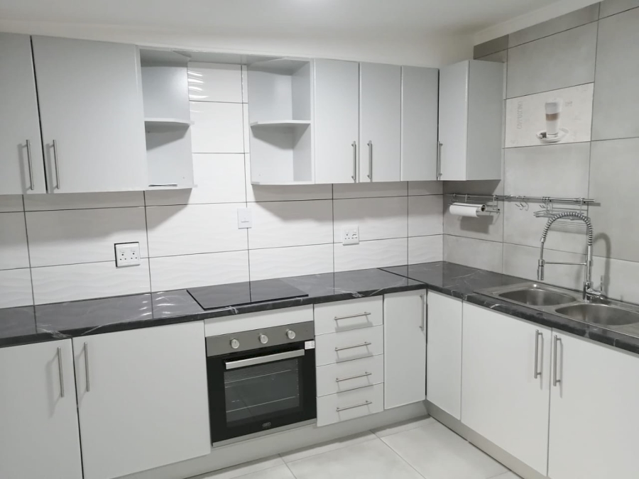 1 Bedroom Property for Sale in Glen Marais Gauteng